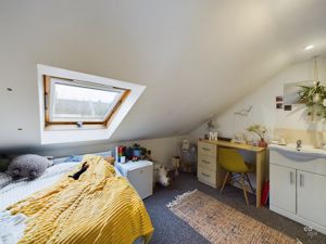 bed 5- click for photo gallery